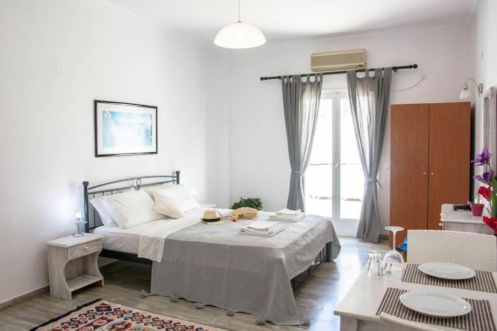 White Wave Studio 1 , 3Min Walk From Kamari Beach Zewnętrze zdjęcie