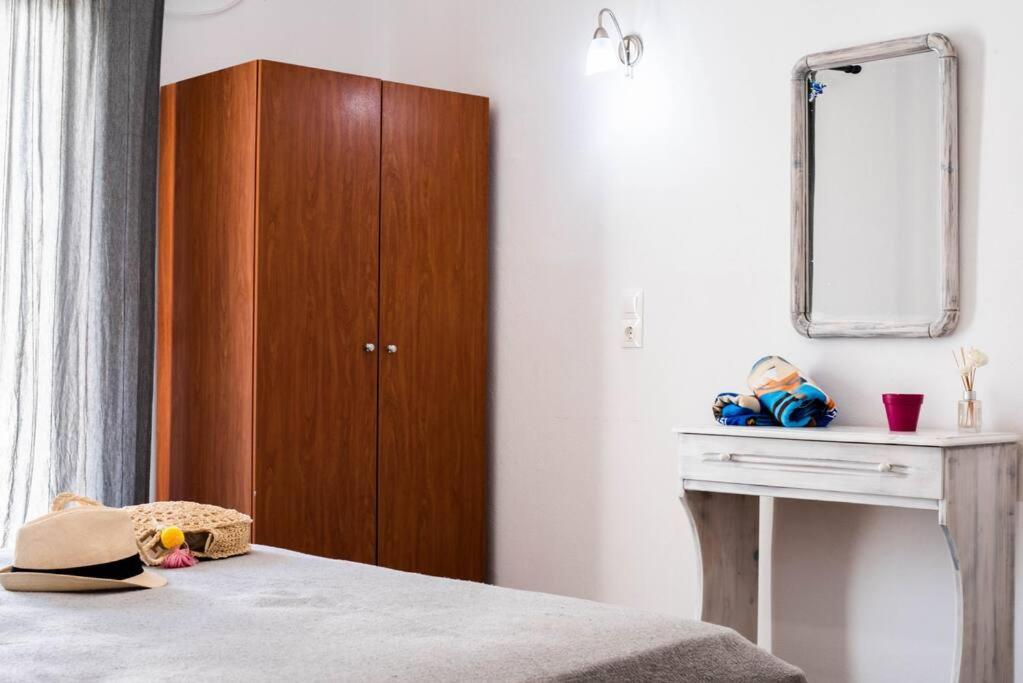 White Wave Studio 1 , 3Min Walk From Kamari Beach Zewnętrze zdjęcie
